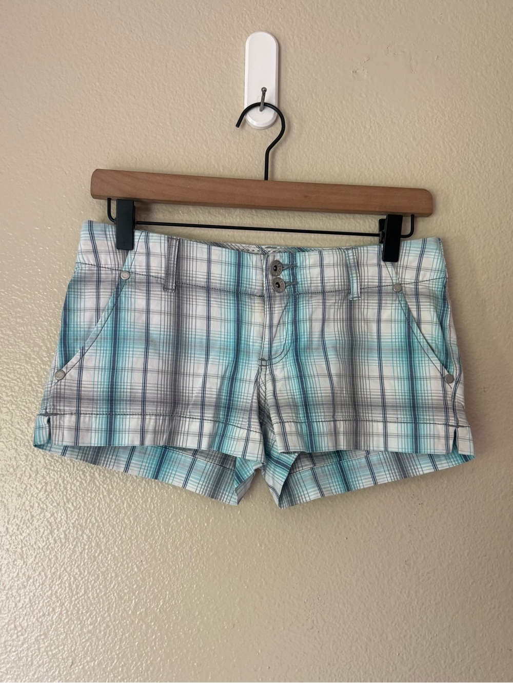 ❇️GUESS VTG Plaid Cotton Blend Women's Shorts in Teal and White 2 for $22❇️